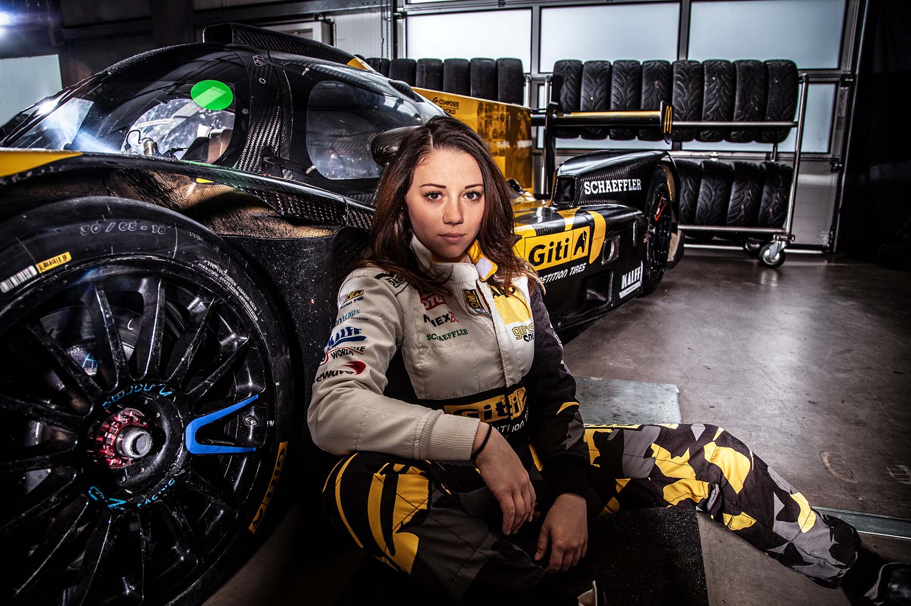 Imagefotografie für Rennfahrerin Carrie Schreiner für ihr Team von Strake Formel 1